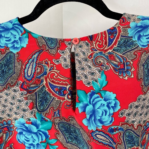 🎈🎈Notations Vintage Red Pattern Blouse - Picture 4 of 7